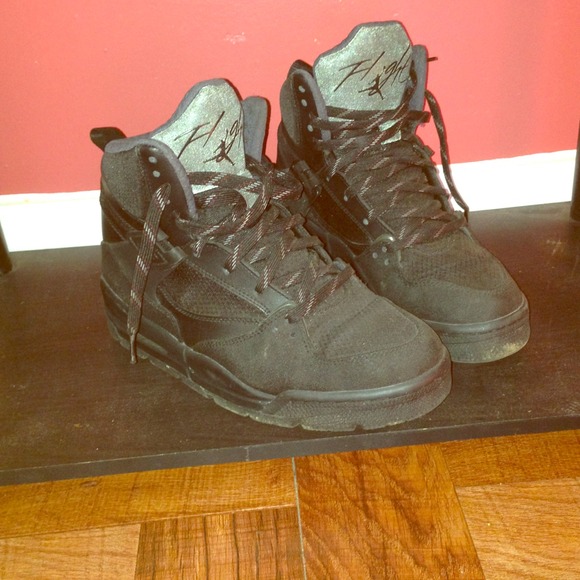 Black Air Jordan Flight