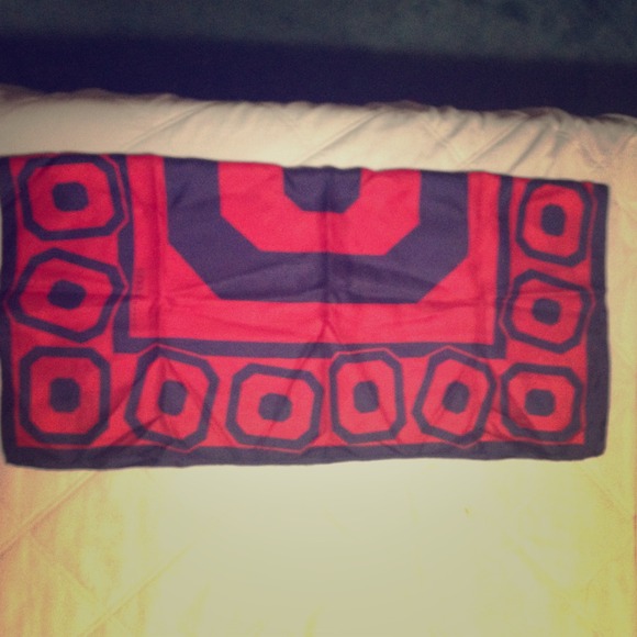 Beautiful scarf !