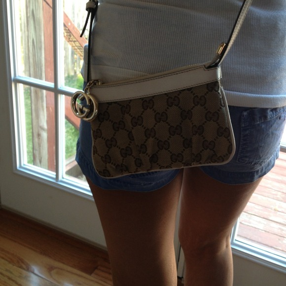 💢SOLD💢❤Authentic Gucci Crossbody❤
