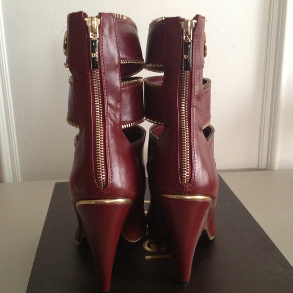 Bundle for teaunnie- Coach sandals and Coogi shoes - Picture 3 of 4