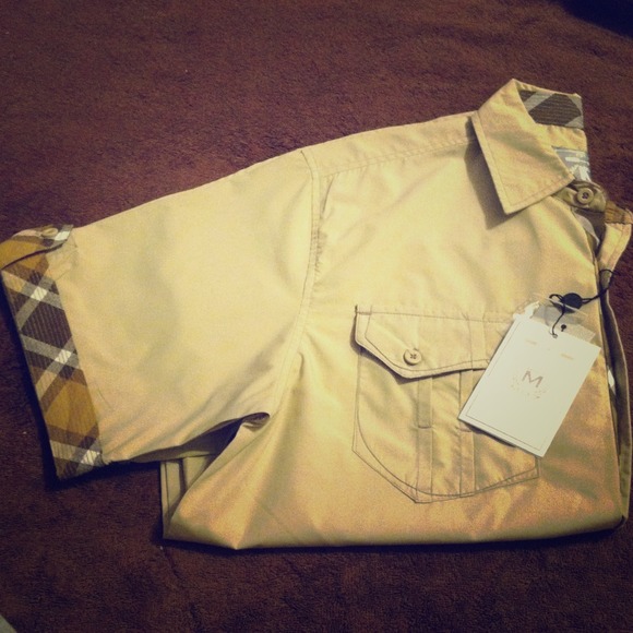 🚫SOLD IN BUNDLE🚫Button Up Men's shirt