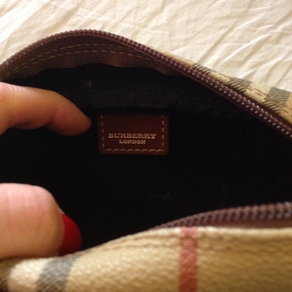 100% Authentic Burberry Wristlet - Picture 3 of 4