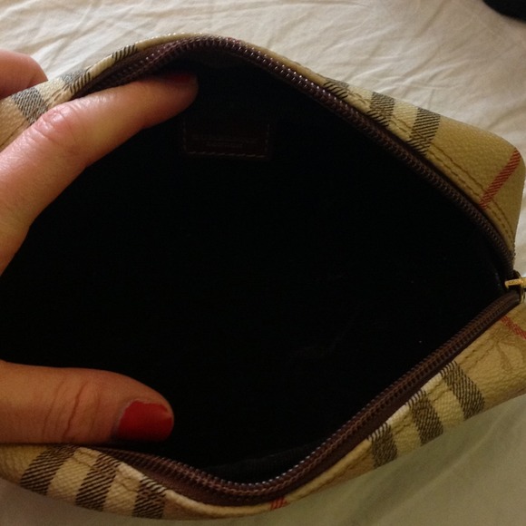 100% Authentic Burberry Wristlet - Picture 4 of 4