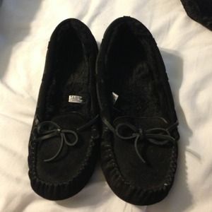 Black slippers
