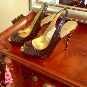 Sparkly peekaboo toe pumps