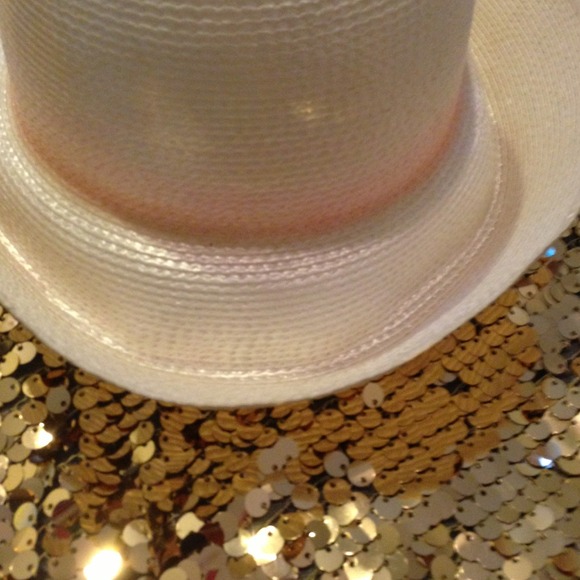 Cream Straw Hat - Picture 2 of 3