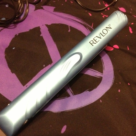 Revlon straightener - Picture 2 of 3