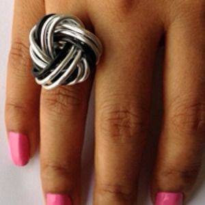SILVER STREAK LOVE KNOT RING