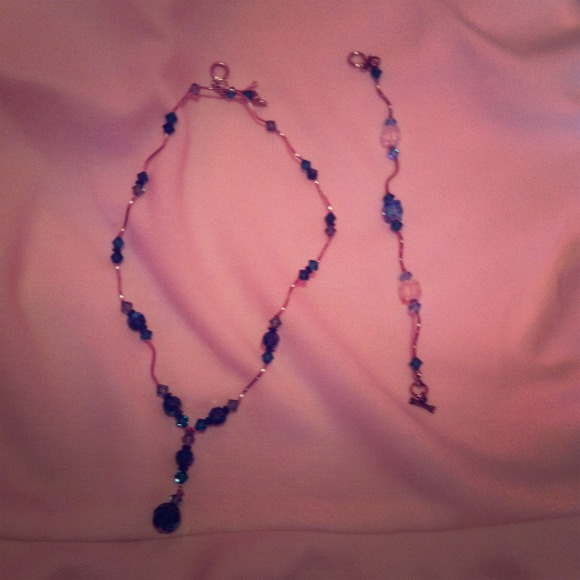 Bracelet and necklace set