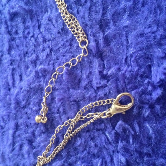 ⛔SOLD⛔Three chained necklace - Picture 2 of 2
