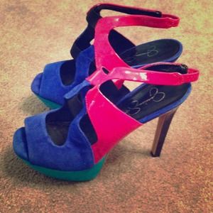 8 and 1/2 Jessica Simpson shoes!