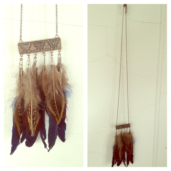 ⚡️bundled⚡️Tribal feather necklace