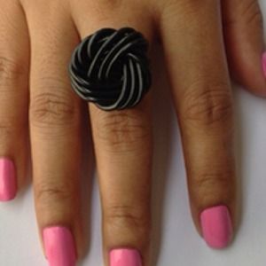 ECLIPSE LOVE KNOT RING