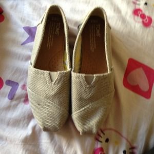 Toms