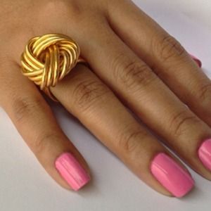 BOLD GOLD LOVE KNOT RING