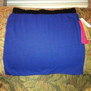 Reversible bodycon skirt