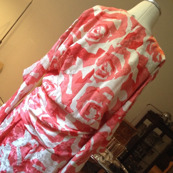 ❤ Pure Silk, Abstract Red Roses Everywhere - Picture 2 of 4