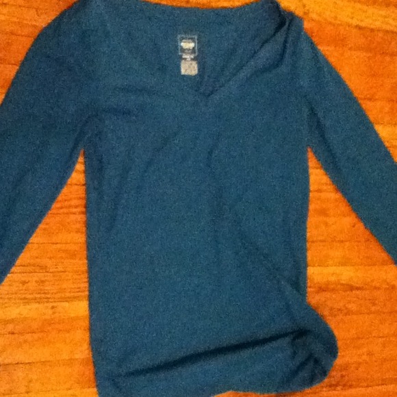 Blue V- Neck Long Sleeve Tee - Picture 1 of 1