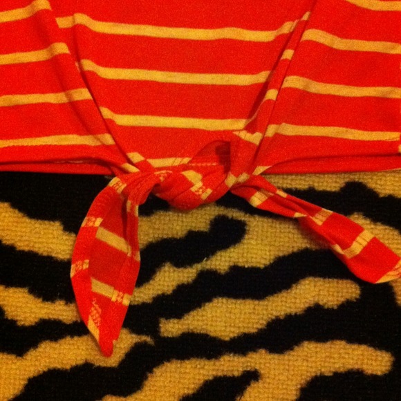 Top - Picture 2 of 3