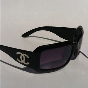 New chanel black sunglasses
