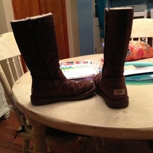 DARK BROWN UGGS! REAL! SOLDDD!!!!!!