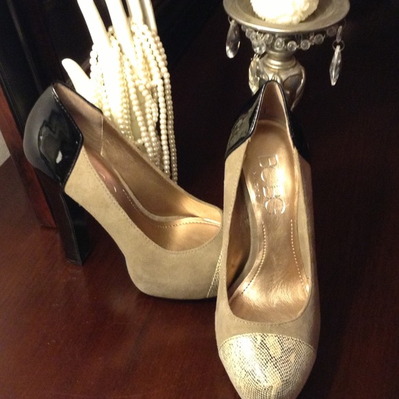 BCBG pumps