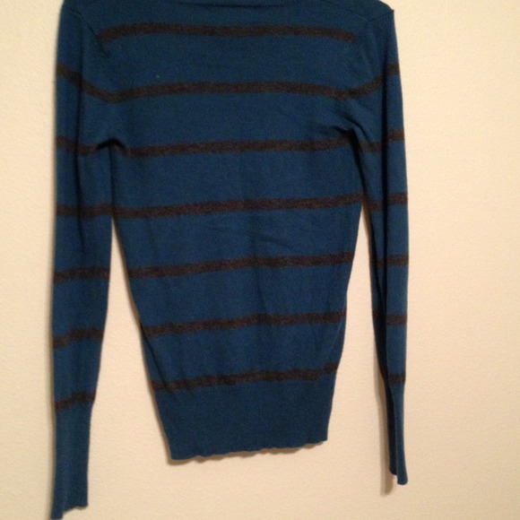 Sweater - Picture 2 of 4