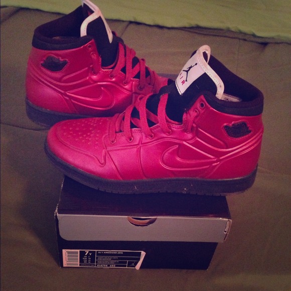 Jordan's size 7 men AJ 1 Anodized