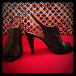 Worn once, Ellen Tracy Sling back peep toe booties