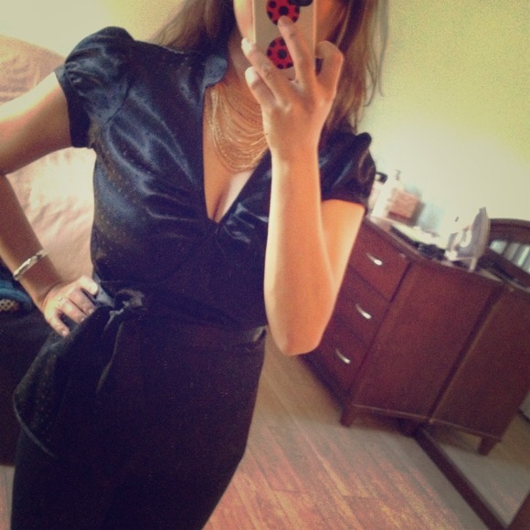 ❌SOLD❌Express Black Top (Small)