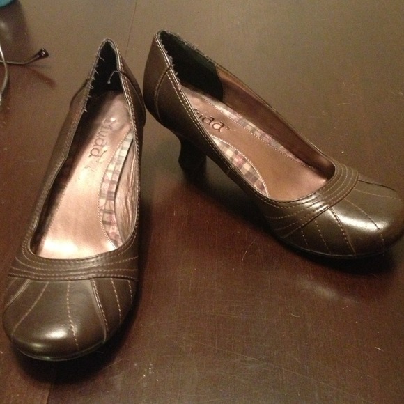 SOLD!!! Mudd brown leather heels