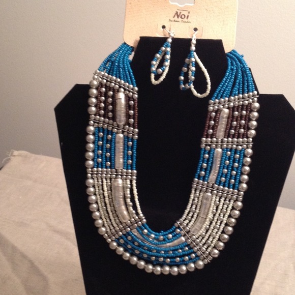 Jewelry - Necklace And Earring Set-HP 10/27👛👛👛👛