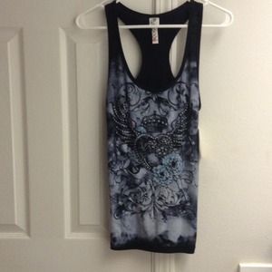 ⚡Reduced⚡Black tank with design on front