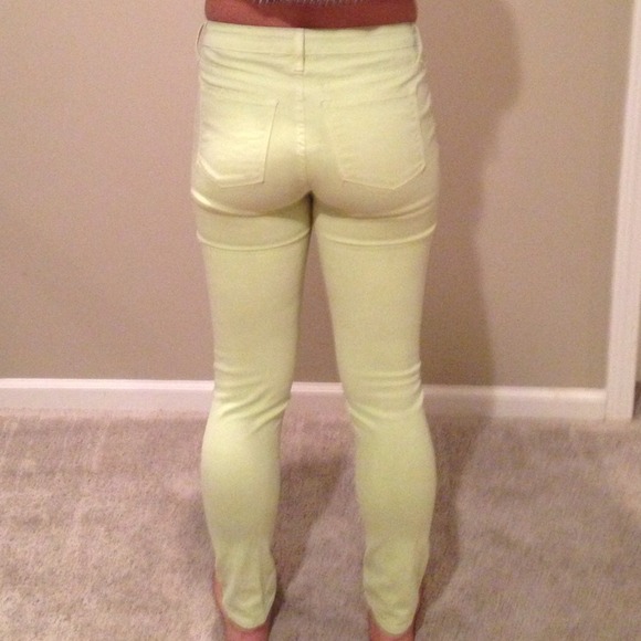 Neon yellow skinny jeans. AKIRA CHICAGO red label - Picture 2 of 2