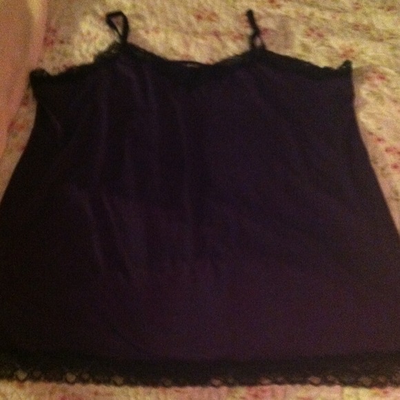 Never been worn cami tank top. 1x
