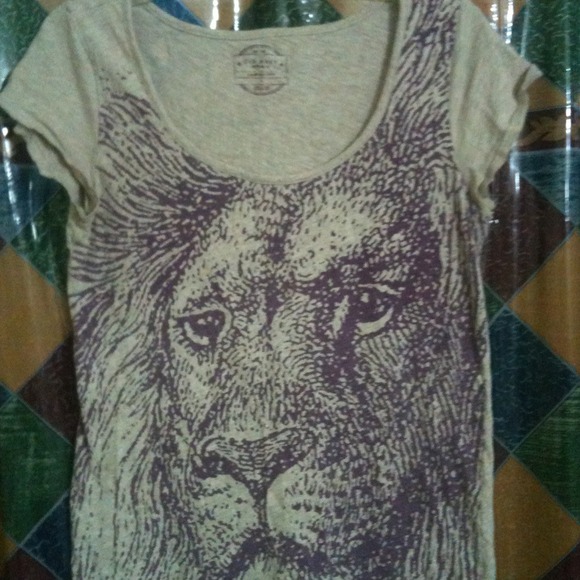 Sold-Old Navy Lion Face Tee