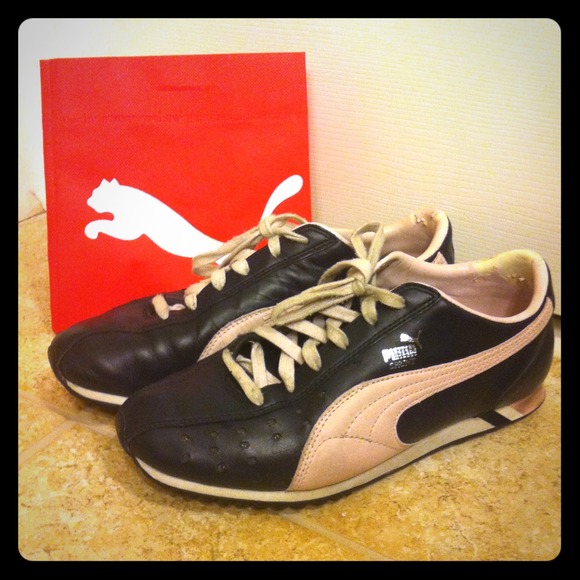 **SOLD** Pink/navy puma sneaker