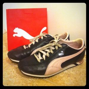 **SOLD** Pink/navy puma sneaker