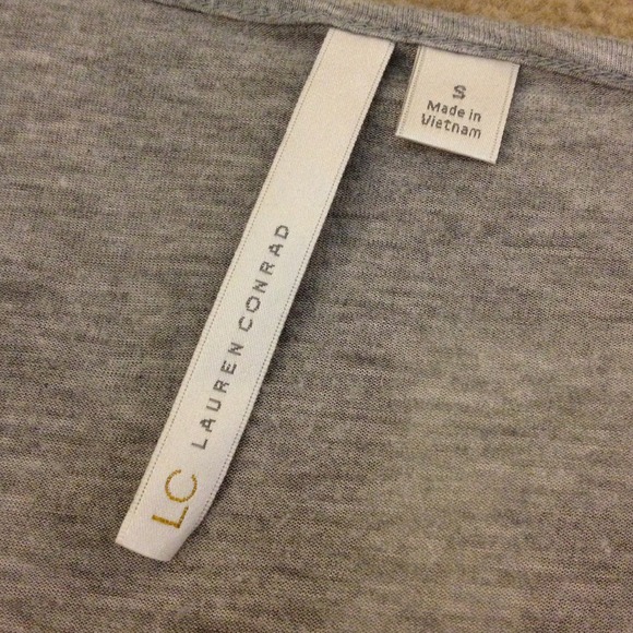 Loose bow top - Picture 3 of 3