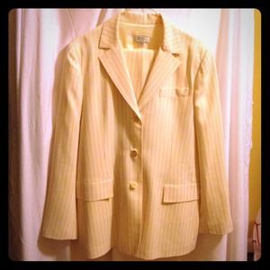 ✨✨REDUCED✨✨ BCBG 2 piece suit.