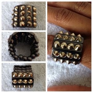 Black & gold & gold spike one-size ring bundled.