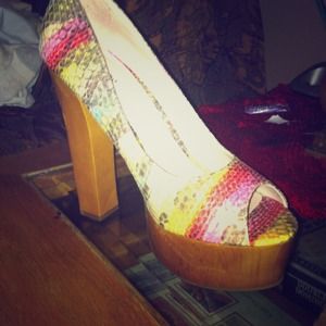 New Sexy Velvet-y reptile print & wood peep toe