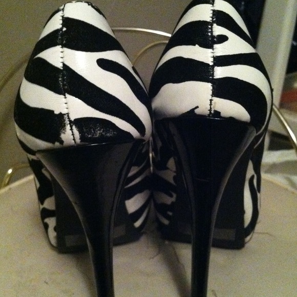 Zebra heels - Picture 2 of 3