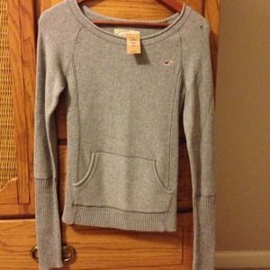 Grey hollister sweater with front pocket