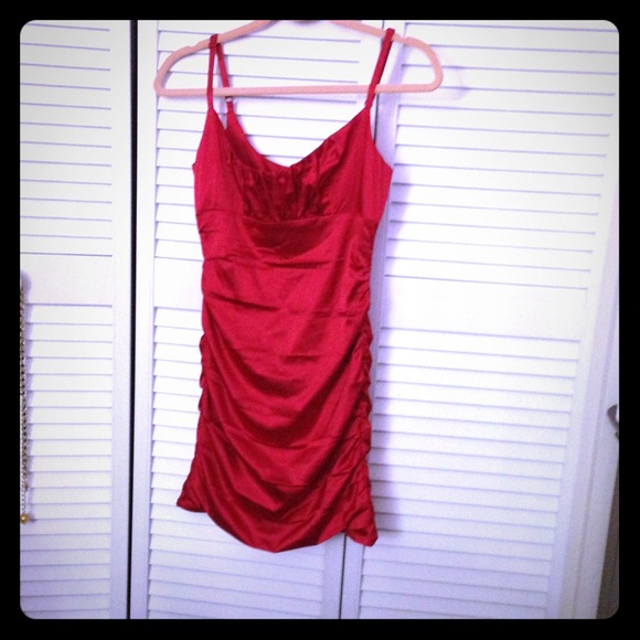 💥RESERVED💥NWOT: Beautiful dress from Guess