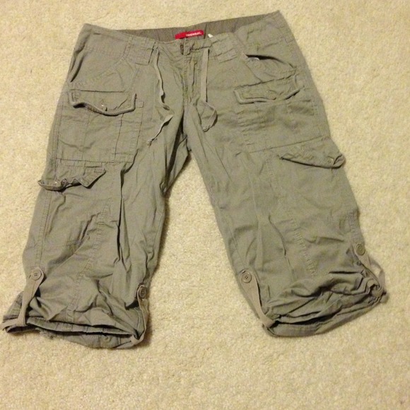 🚨🚨SOLD in bundle rhondagbf🚨🚨 Unionbay capris!
