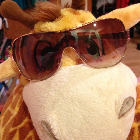 💢SOLD💢Sunglasses NEVER been used!