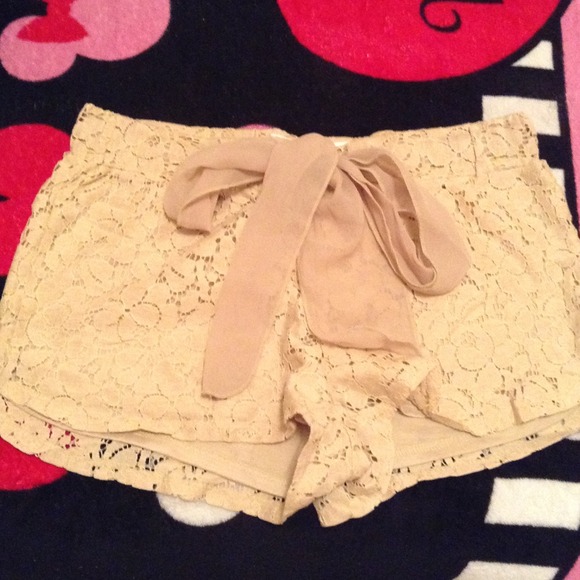 Cute lace shorts