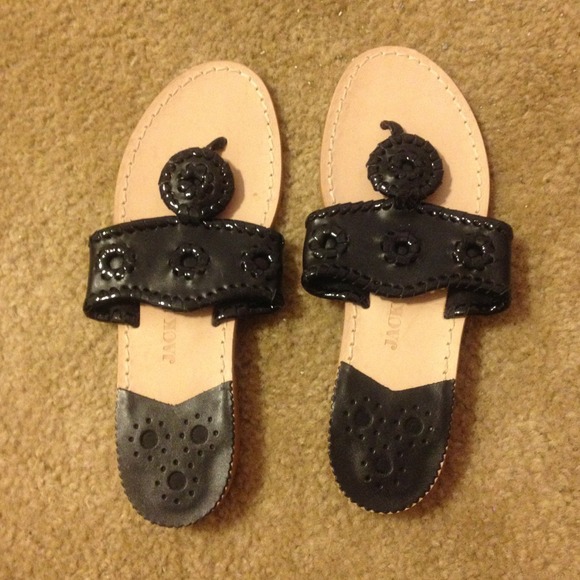 REDUCED Brand new never worn size 6 jack Rogers