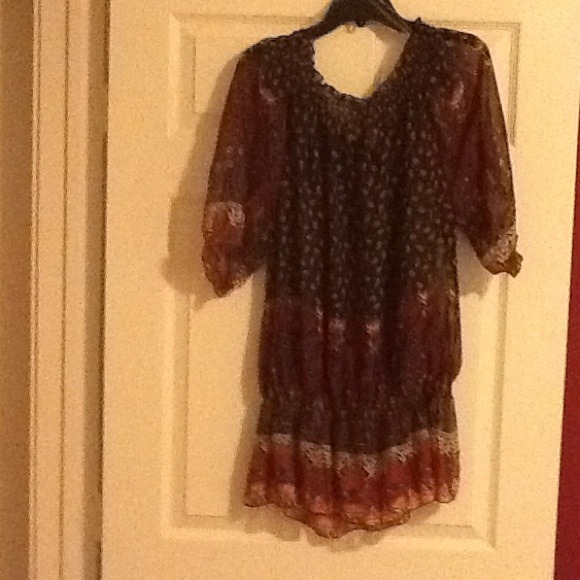 Top - Picture 2 of 2
